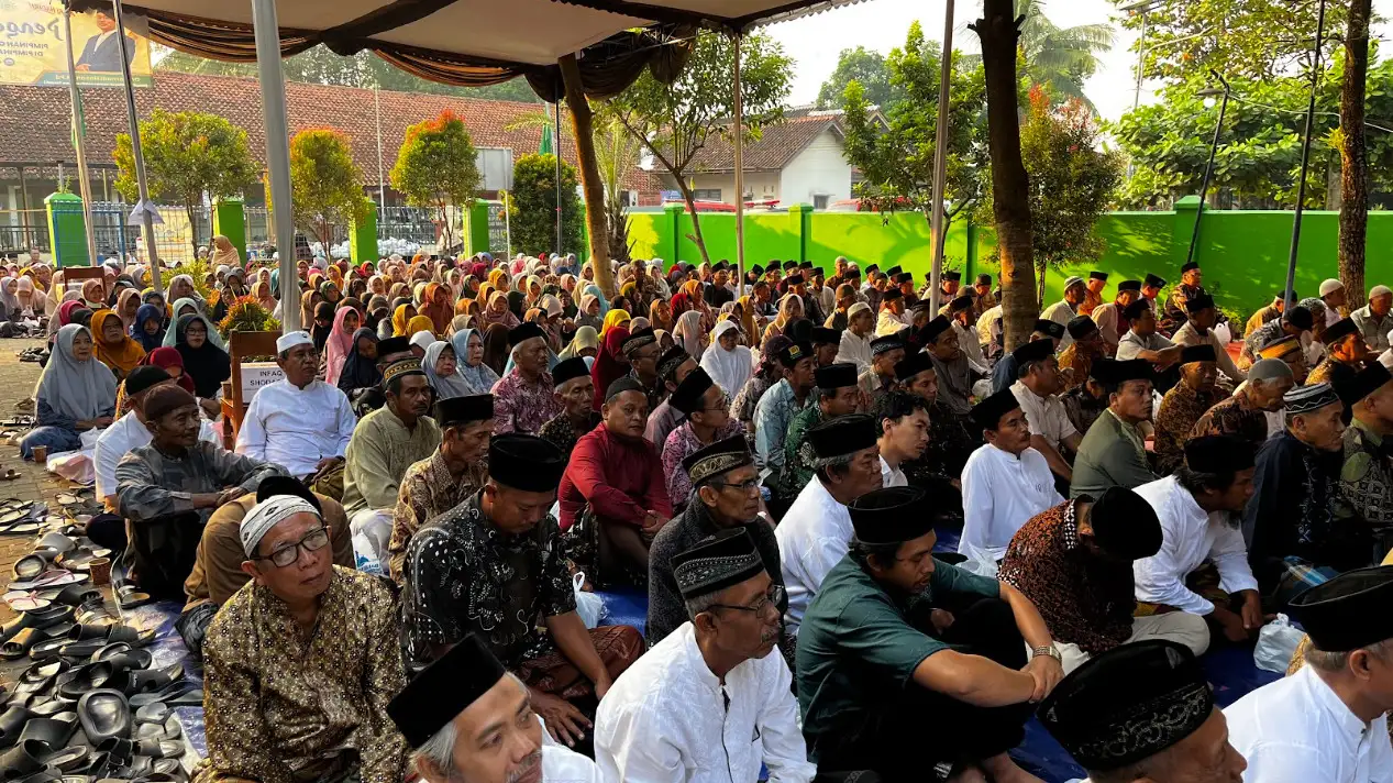 Merawat Persaudaraan, Menguatkan Dakwah Berkemajuan: Muhammadiyah dan Nahdlatul Ulama Rengas Perkokoh Ukhuwah di Pengajian Ahad Pagi PCM Pekajangan