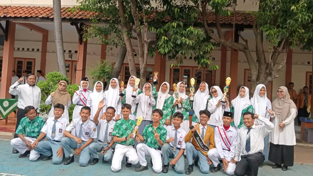 Sumpah Pemuda 2026: SMUHI Pekalongan Kukuhkan Semangat Kepemimpinan Dan Borong Prestasi!"